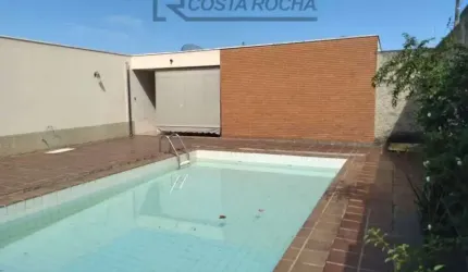 Casa grande com excelente localização para clinica ou moradia
