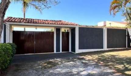 Casa com 2 dormitórios à venda, 216 m² por R$ 950.000,00 - Condomínio Haras São Luiz - Salto/SP