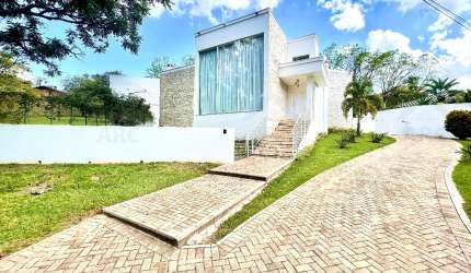 Casa á venda em condomínio fechado em Botucatu/SP