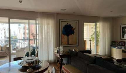 Casa à venda por R$ 11.000.000,00 em Vila Nova Conceição, São Paulo-SP