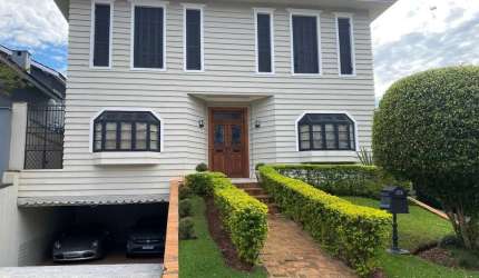 Casa para venda por R$ 2.800.000,00 em Alphaville, Santana de Parnaíba-SP