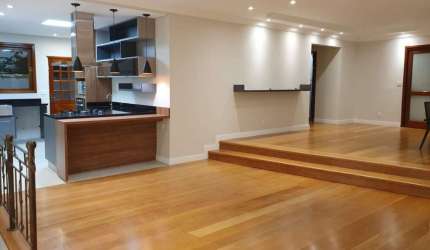 Casa para venda por R$ 2.700.000,00 em Alphaville, Santana de Parnaíba-SP