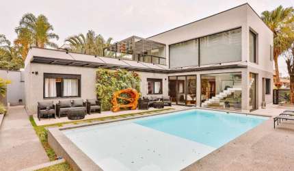 Casa à venda por R$ 10.000.000,00 em Alphaville, Barueri - SP