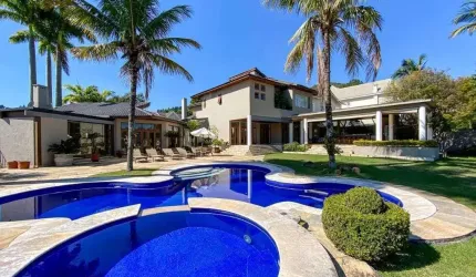 Casa à venda por R$ 8.000.000,00 em Alphaville, Santana de Parnaíba-SP