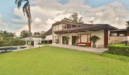 Casa para venda por R$ 40.000.000,00 ou locação por R$ 180.000,00/mês em Alphaville, Barueri-SP