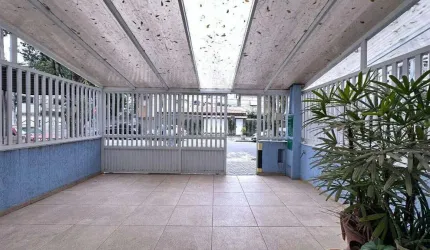 OPORTUNIDADE, Casa à venda de 2 quartos, 1 suíte no Bairro Embaré