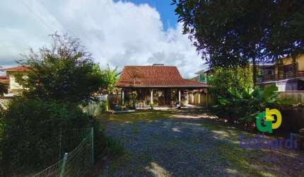 Casa com 3 dormitórios à venda na Av. Celso Ramos, 103 m² por R$ 580.000 - Cambiju - Itapoá/SC