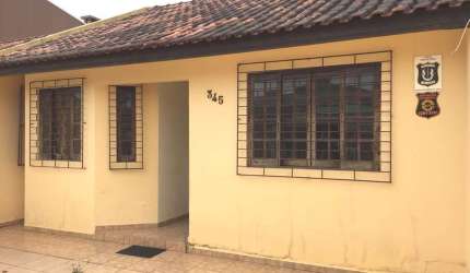 Casa com 2 quartos para alugar na Palmas, 345, Cruzeiro, São José dos Pinhais por R$ 1.800