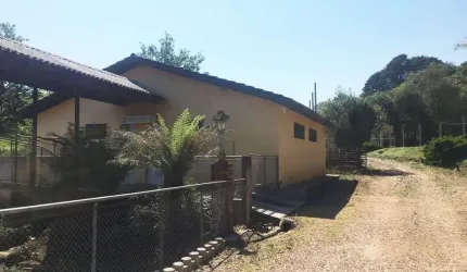 Chácara / sítio para alugar na Rua Campestre, 2735, Colônia Murici, São José dos Pinhais por R$ 5.000