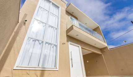 Casa com 3 quartos à venda na Rua Celestina Escolaro Foggiatto, 404, Cruzeiro, São José dos Pinhais por R$ 950.000