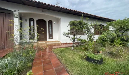 Casa com 4 quartos à venda na Rua João Ernesto Kilian, 205, Dona Letícia, São José dos Pinhais por R$ 2.000.000