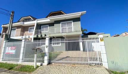 Casa com 3 quartos para alugar na Rua Friedrich Nietzsche, 335, Aristocrata, São José dos Pinhais por R$ 4.490