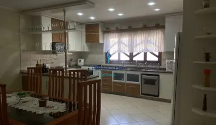 Casa  Assobradada para Venda no bairro Campestre, 4 dorm, 3 suíte, 5 vagas