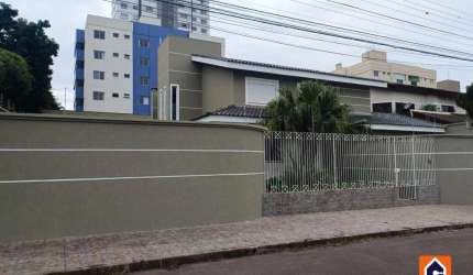 Sobrado à venda Estrela