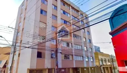 Apartamento semimobiliado à venda na região Central