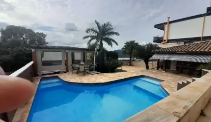VENDO BELÍSSIMA CASA NO FOREST VILLE CAJAMAR