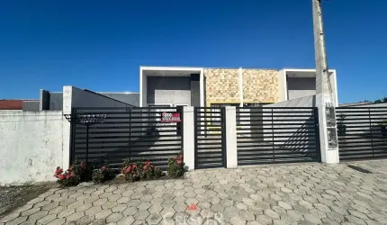 Linda casa alto padrão com 03 quartos no Gaivotas.