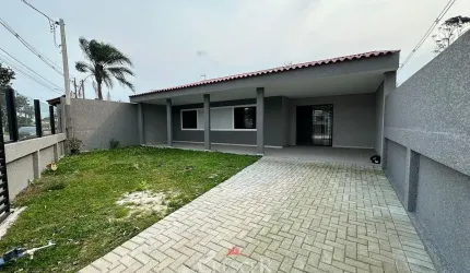 Ampla casa com 03 quartos no Bom Retiro!