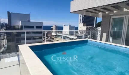 Cobertura com 03 suítes com vista para a Praia Mansa.