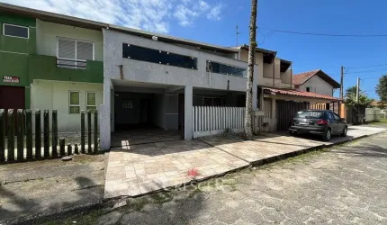 Sobrado com 04 quartos a venda em Matinhos