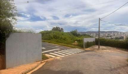 Terreno à venda na Vila Aparecida, Jundiaí  por R$ 270.000