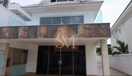Riviera Del Sol - Casa Triplex com 300m² , 5 suítes ,2 vagas de garagem , ampla sala , dependência completa.