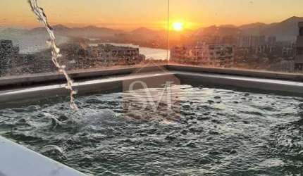Cobertura Luxuosa na Barra da Tijuca-RJ com Vista para a Lagoa no Condomínio ALFA BARRA SÍRIUS - 3 Quartos, 2 Suítes, 2 Salas, 4 Banheiros, 3 Vagas de Garagem - 190m² de Área