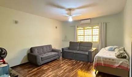 Casa a venda com 4 dormitórios, espaçosa no Nova América