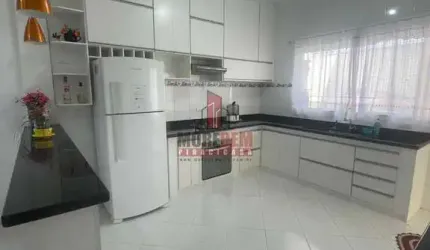 Bela casa na região da Paulista,  com 03 dorms, 01 suíte, escritório e 03 vagas