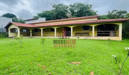 Chácara no bairro Nova Suíça, com 3 dorms e 1.500m2 de terreno.