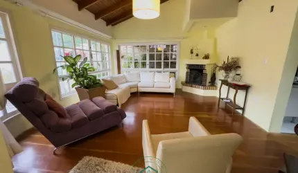 Casa 3 dormitórios 2 suítes master 1demi-suíte - Ressacada - Itajaí