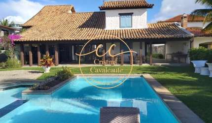 Casa de luxo em São Bento, Cabo Frio-RJ: 9 suítes, 800 m², 4 vagas, piscina, jacuzzi com vista para o canal.