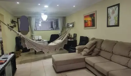 Casa no Bairro Portão com 3 quartos e Edícula e quintal com Pomar