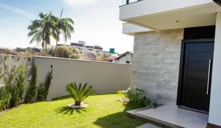 Casa / Sobrado para Venda em Joinville, Saguaçu, 3 dormitórios, 2 suítes, 4 banheiros, 2 vagas