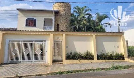 Casa com 3 dormitórios à venda, 268 m² por R$ 1.120.000,00 - Jardim São Caetano - Jaguariúna/SP