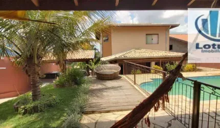 Casa com 3 dormitórios à venda, 240 m² - Colina do Castelo - Jaguariúna/SP