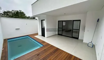 Sobrado à venda no bairro Glória, Joinville/SC.  Excelente sobrado novo, somente  2 unidades, na melhor localização do bairro.