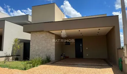 Casa 250m² c/ mobília + piscina - em Residencial Quinta da Mata 1