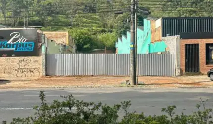 Terreno comercial para alugar no Centro, Poços de Caldas  por R$ 8.000