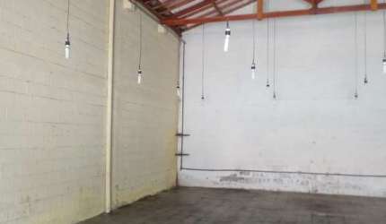 Barracão / Galpão / Depósito à venda no Jardim São Bento, Poços de Caldas , 144 m2 por R$ 450.000