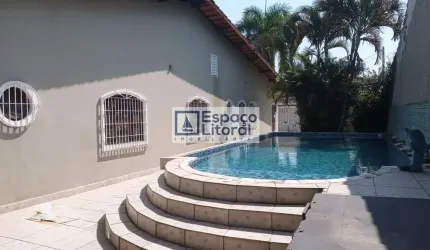 Casa com 3 dorm, piscina, 200m da Praia das Palmeiras - Caraguatatuba/SP