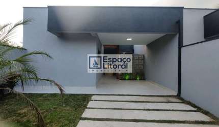 Linda casa térrea, moderna, com 2 suítes, churrasqueira, em bairro residencial a 5 minutos do centr