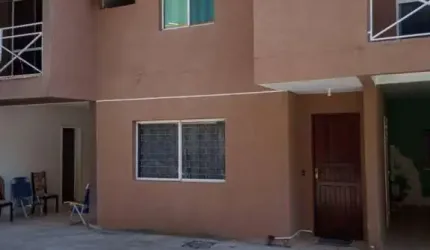 Lindo Sobrado em pequeno condomínio com 6 sobrados com 110m². 3 quartos, sendo 1 suíte ampla com sacada