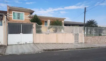 EXCELENTE CASA COM 200M² NO IGUAÇÚ EM TERRENO DE 275M² POR APENAS 849.990,00 3 AMPLOS DORMITÓRIOS