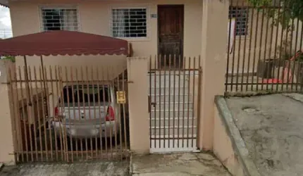 ÓTIMA CASA EM LOCALIZAÇÃO PRIVILEGIADA NO BAIRRO IGUAÇÚ EM ARAUCÁRIA. 02 QUARTOS  SALA PARA DOIS AMBIENTES COZINHA BANHEIRO ÁREA DE SERVIÇO. GARAGEM COBERTA PARA 2 CARROS