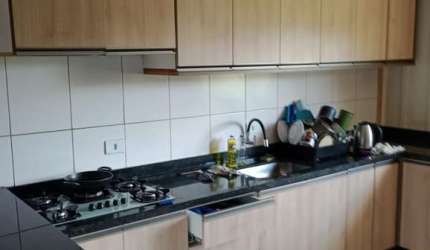 EXCELENTE CASA ESTILO COLONIAL COM 3 QUARTOS (1 SUÍTE) EM CONTENDA Amplo terreno, localizada no bairro Pedro Machado R$ 140.000,00