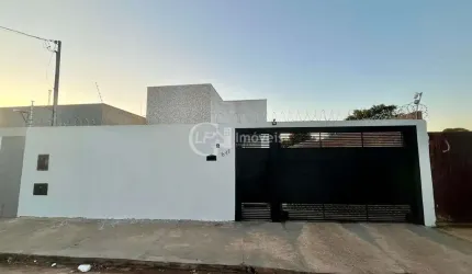 Casa à Venda em Campo Grande-MS no Bairro Tiradentes com 3 Quartos e 90m² de Área