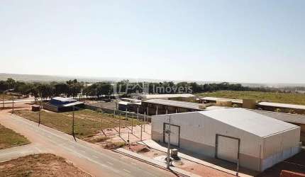 Aluguel de Barracão Comercial em Ribas do Rio Pardo-MS, Bairro Vale do Sol, 600m², 1 Banheiro!
