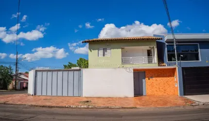 Imperdível: Casa à venda em Campo Grande-MS, Vila Palmira - 3 quartos, 1 suíte, 3 salas, 3 banheiros, 3 vagas, 169,84 m².