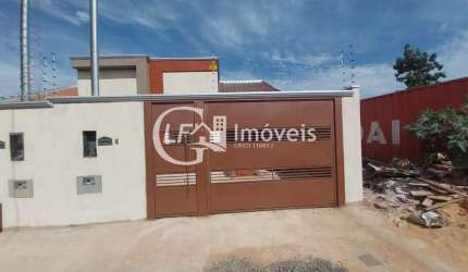 Casa Com Dois Quartos Mais uma Suite